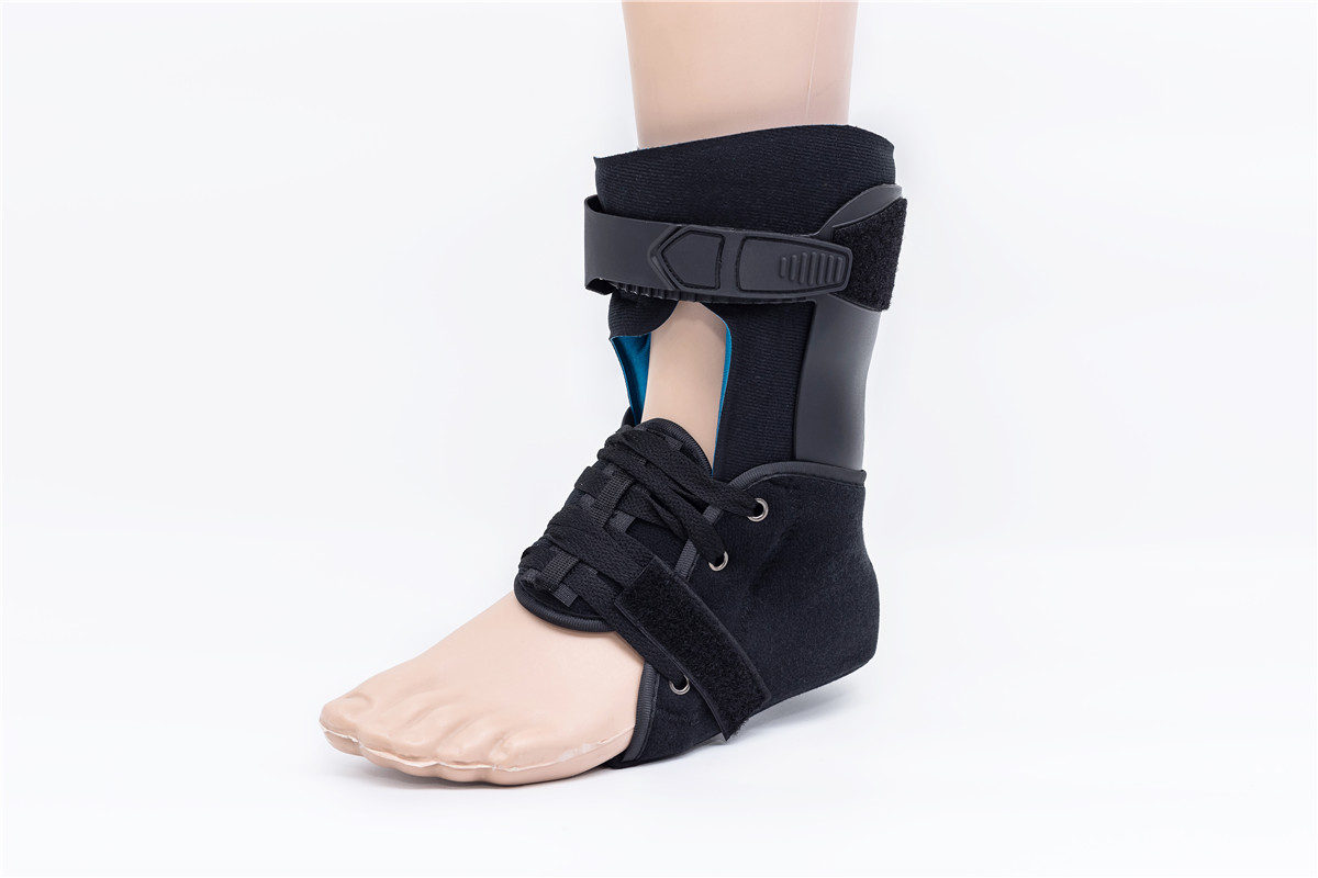 可调节的短AFO脚踝脚支撑和支架，用于较低的肢体稳定或疼痛缓解康复